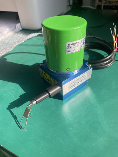 拉繩位移編碼器用導(dǎo)電性好的材料對信號線進(jìn)行包裹